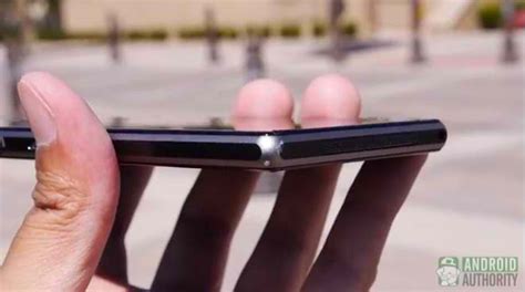 Sony Xperia Z1, Meet Concrete – Drop Test Video